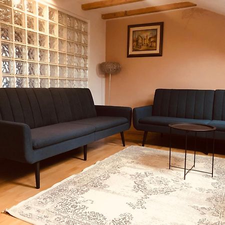 Central Apartment Приштина Экстерьер фото