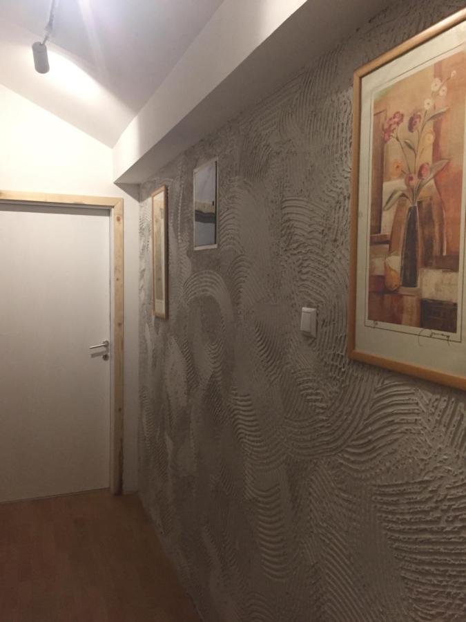 Central Apartment Приштина Экстерьер фото